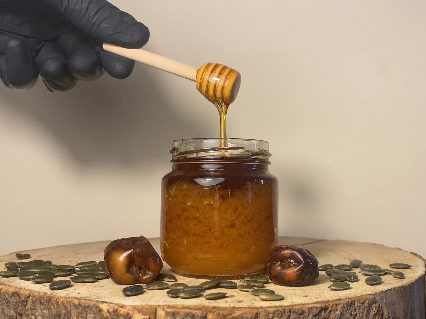 Loquat honey is a rare, aromatic honey derived from the nectar of loquat tree blossoms. Known for its mild, fruity flavor and amber color, it is rich in antioxidants and valued for soothing coughs and supporting digestive health. Loquat honey is also celebrated for its immune-boosting and anti-inflammatory properties.